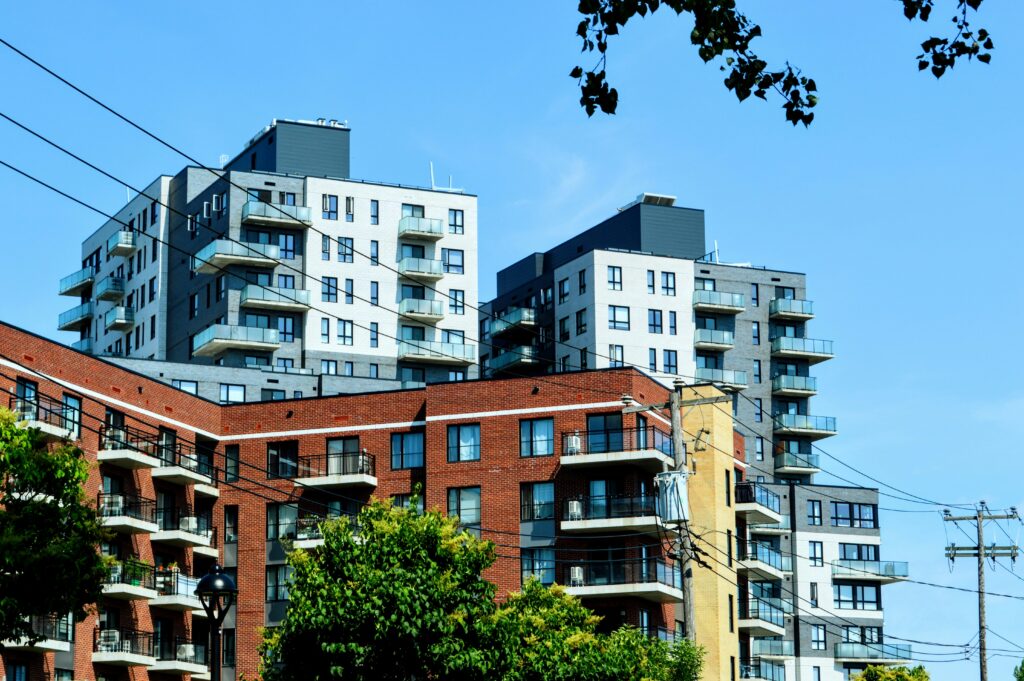 Condos vs Apartments: What is the difference between condos and apartments
