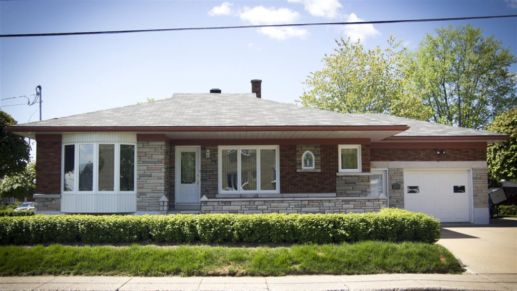 Bungalow in Quebec