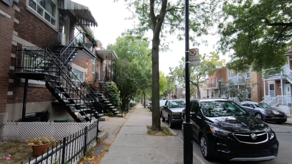 Plexes on Rue Hurteau in Ville-Émard.