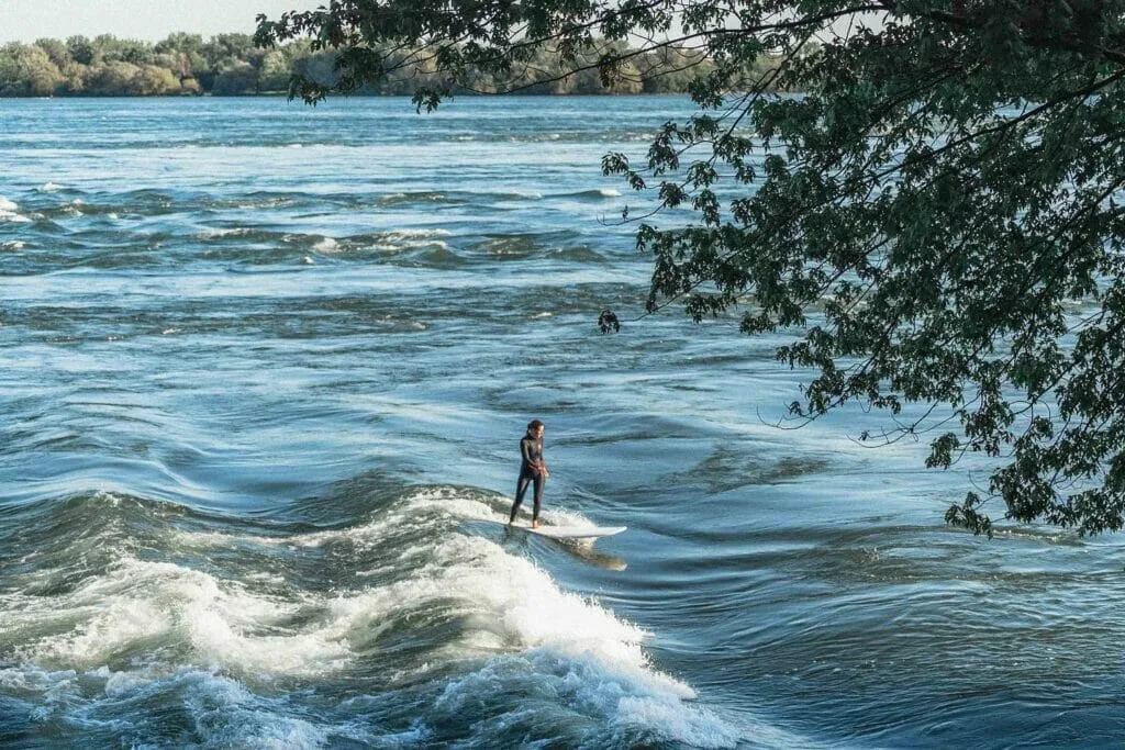 Surfing the Lachine Rapids, Lasalle